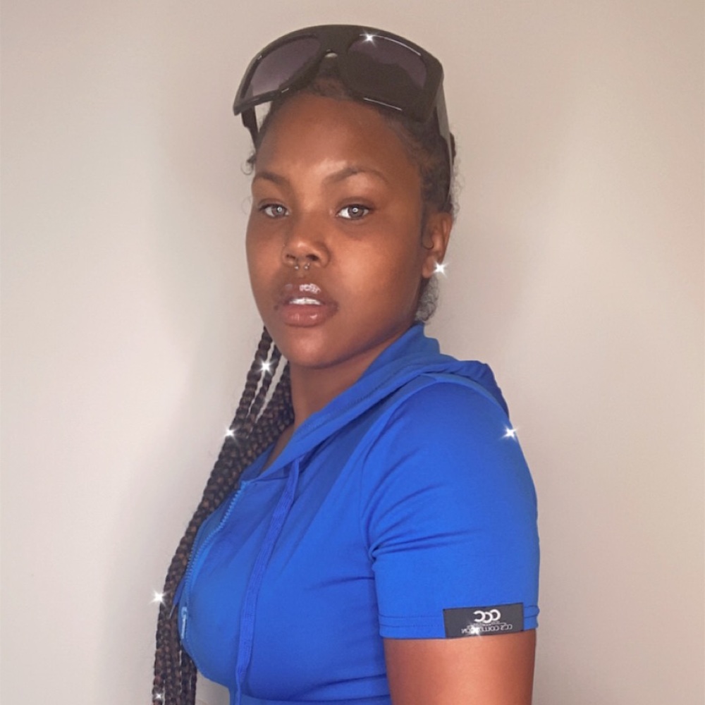 Meet your Posher, Crystal